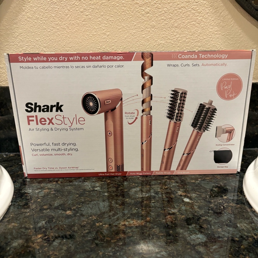 Limited-Edition Pearl Pink FlexStyle
Air Styling & Drying System